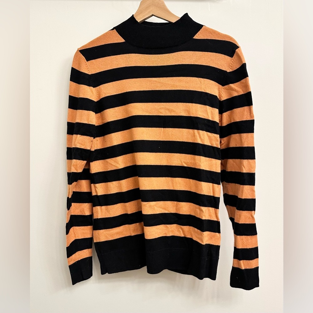 Amazon essentials L black and orange mock neck sweater